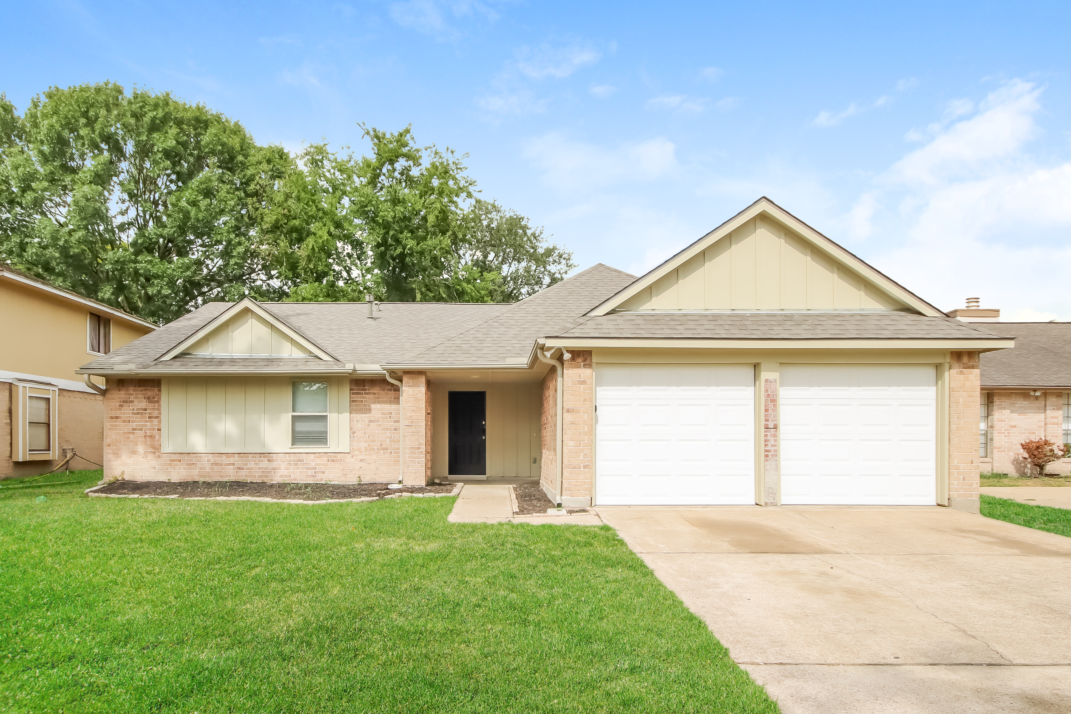 8811 Oakleaf Forest Dr Houston, TX 77088